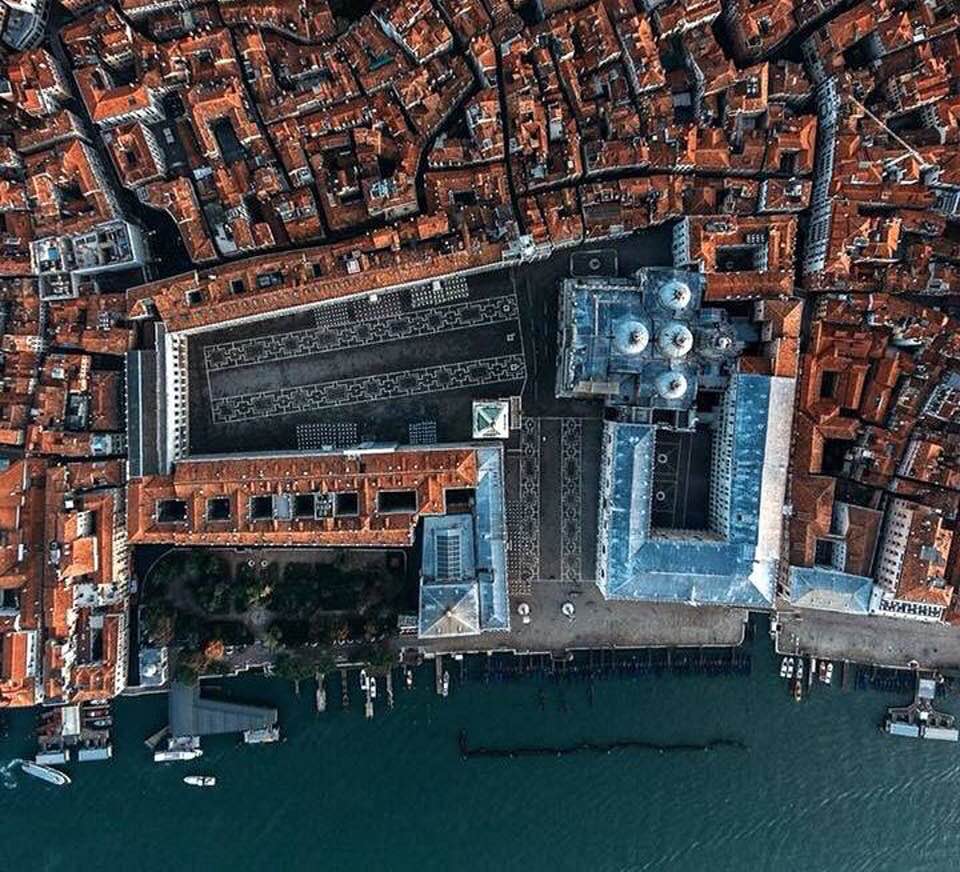 ונציה: עיר של היסטוריה, אמנות ורומנטיקה